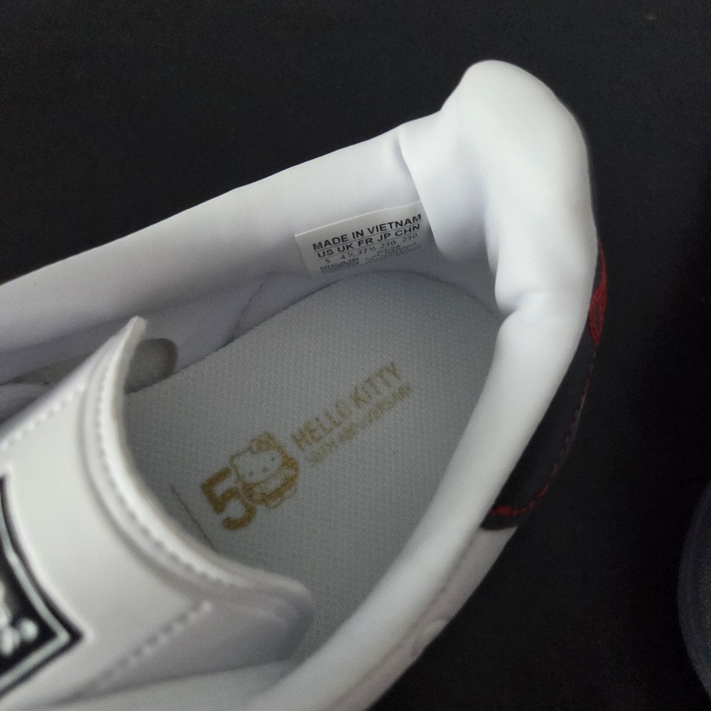 Adidas Hello Kitty 50th Anniversary Gazelle - Picture 9 of 10